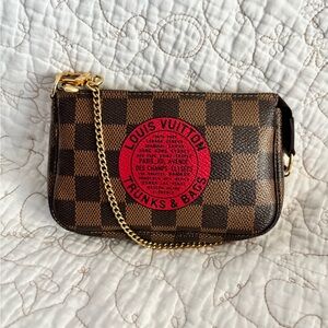 Louis Vuitton Mini Pochette